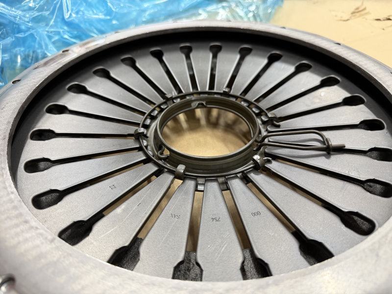 Диск нажимной КамАЗ 5325 (дв. Cummins) аналог Sachs 3482083118 / Sachs 323482001625 